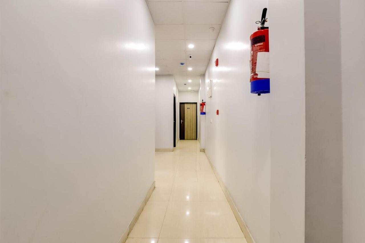 Collection O 71756 Hotel Silver Arrow Near Pacific Mall Tagore Garden Delhi  Dış mekan fotoğraf
